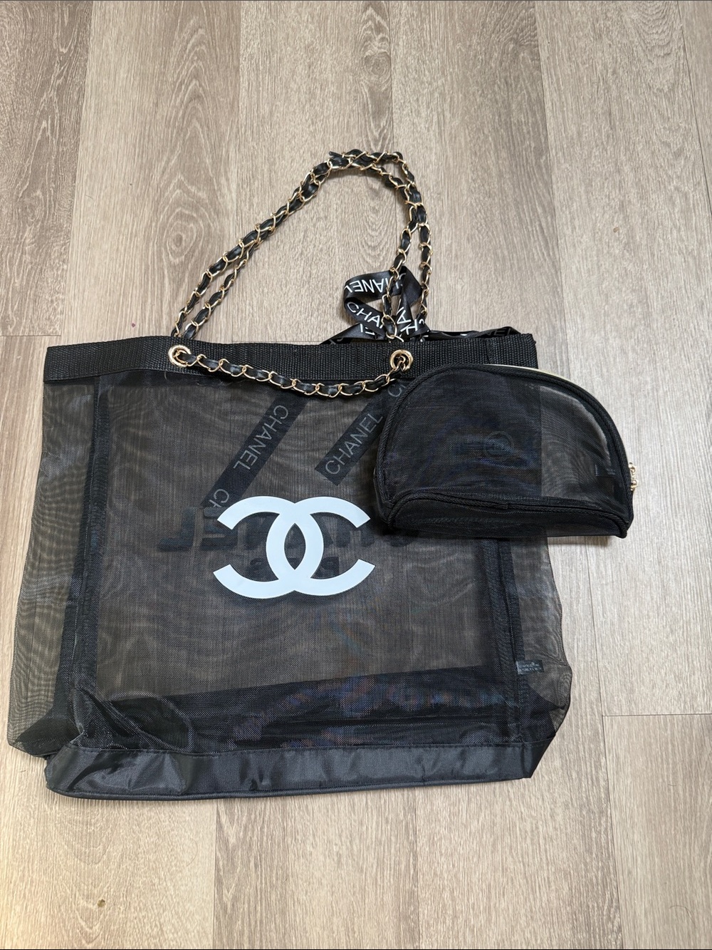 Chanel Mesh Tote Bag with a Pouch - Picture 3 of 6